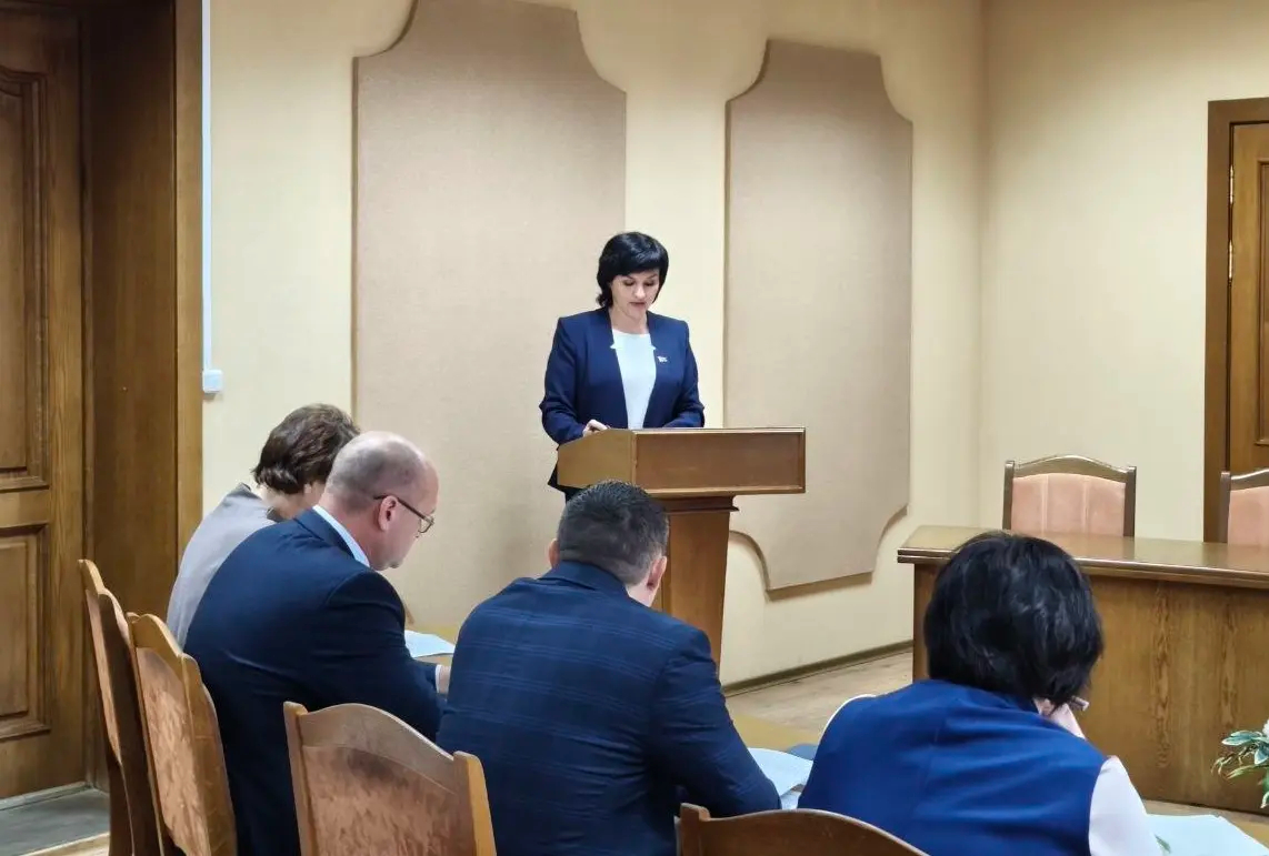 На заседании Бобруйского райисполкома оценили готовность учреждений образования к новому учебному году class=