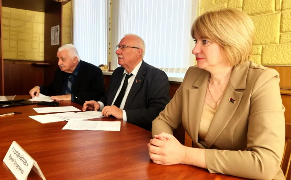 Асабісты прыём грамадзян і прамую тэлефонную лінію правёў Аляксандр Багель