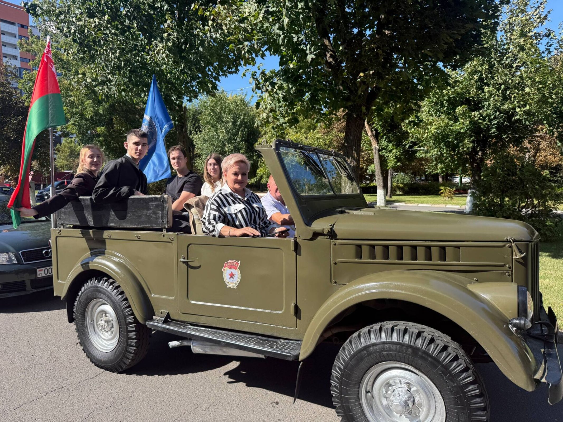 Накануне Дня народного единства молодежь Могилева проехала маршрутом памяти class=