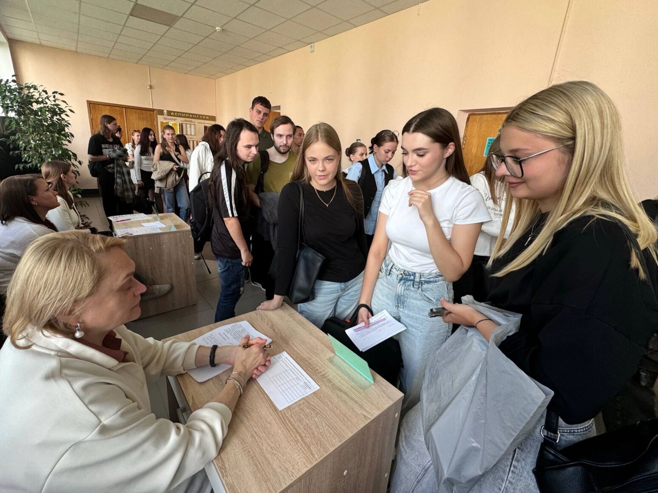 Молодежная ярмарка вакансий прошла в БГУТ class=