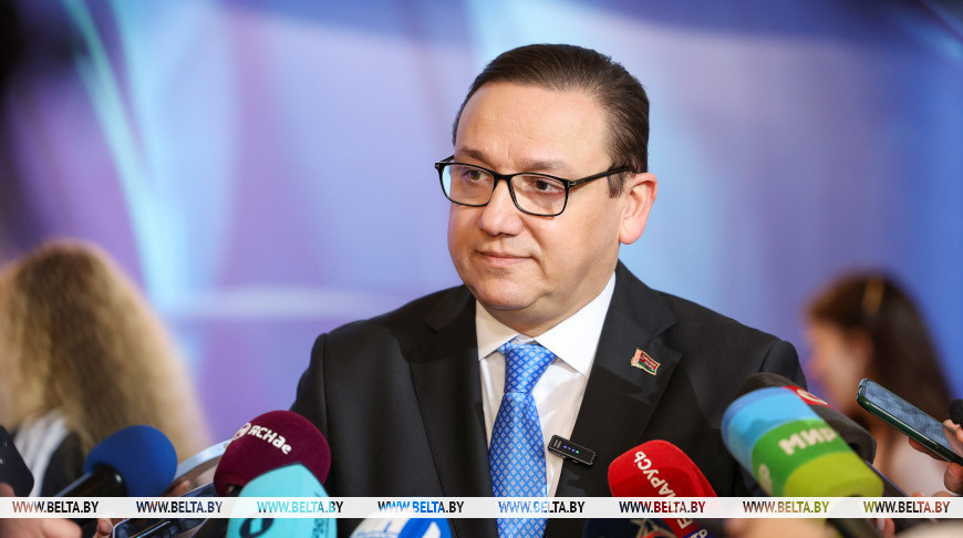 Информировать, образовывать, развлекать. Какие задачи сегодня выполняет радио, рассказал Перцов