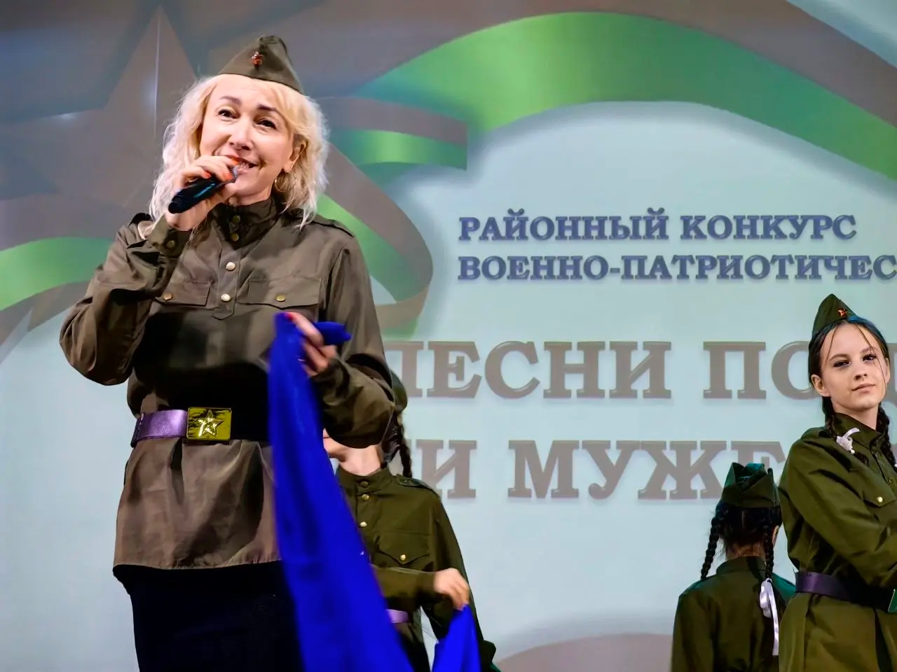 В Бобруйском районном Центре культуры прошли конкурсы военно-патриотической песни и чтецов