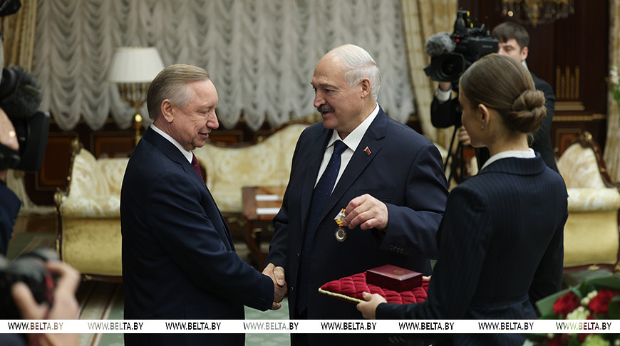 Лукашенко вручил орден Почета губернатору Санкт-Петербурга Беглову