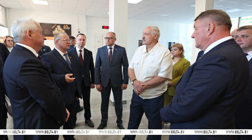 "Можем конкурировать". Лукашенко ставит задачу активнее осваивать рынок светодиодных ламп class=