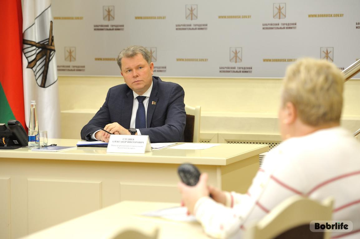 Министр архитектуры и строительства провел выездной прием граждан в Бобруйске