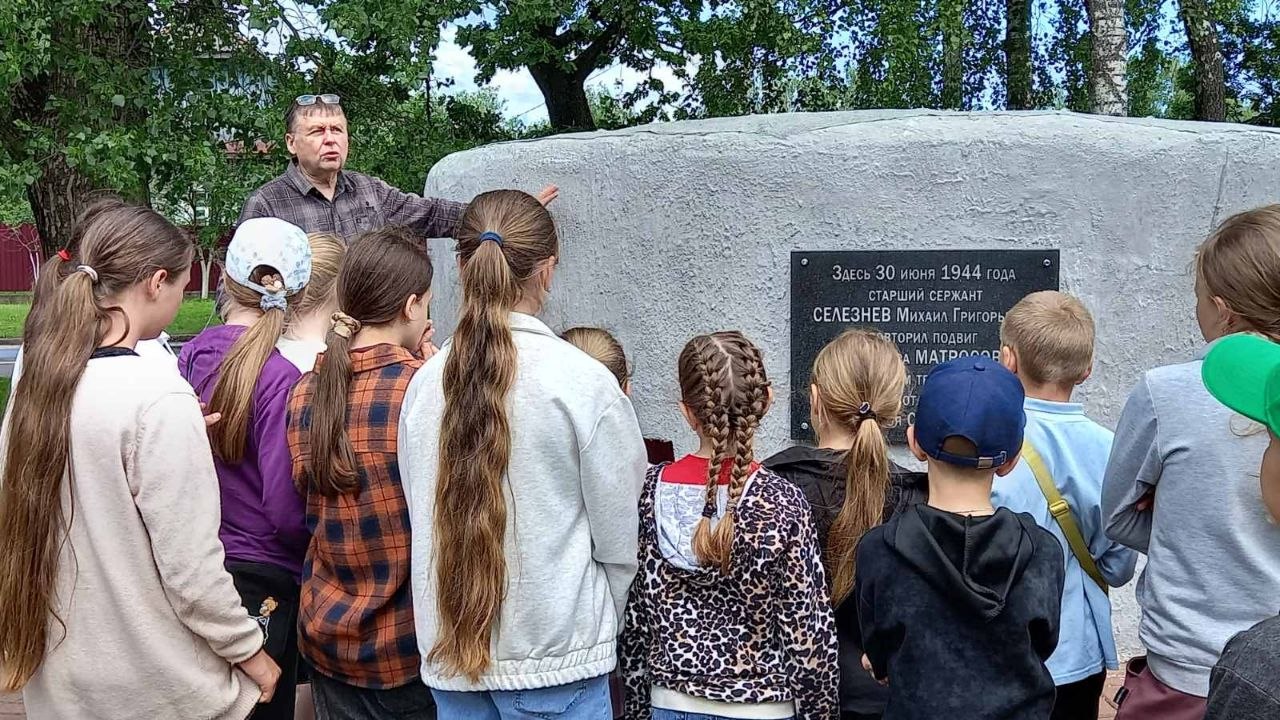 Школьники из д. Павловичи Кировского района посетили музей в д. Сычково