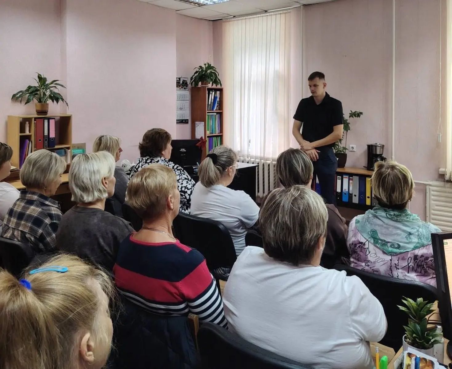 «Цифровая безопасность». Правоохранители говорили с социальными работниками о кибермошенничестве