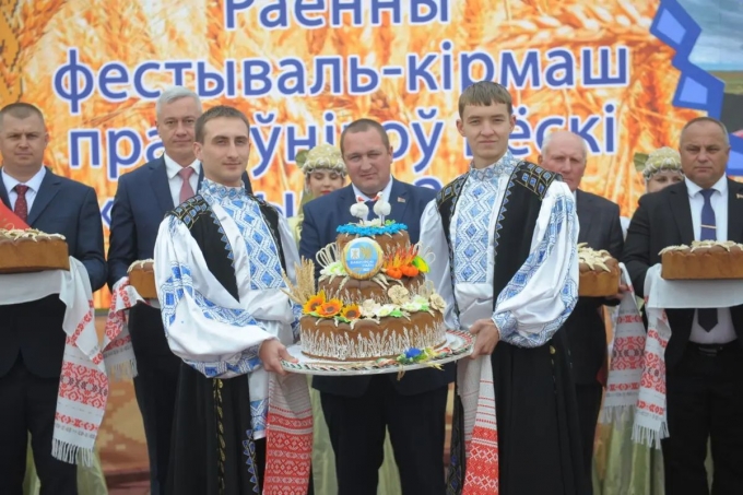 Веселись и гуляй весь народ! «Дожинки-2025» прогремели в Бобруйском районе