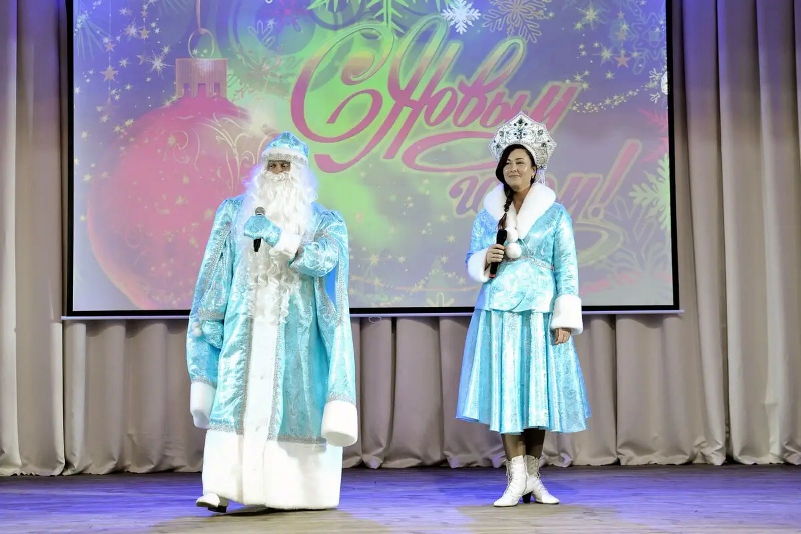 Актив Бобруйского района поздравили с новогодними праздниками