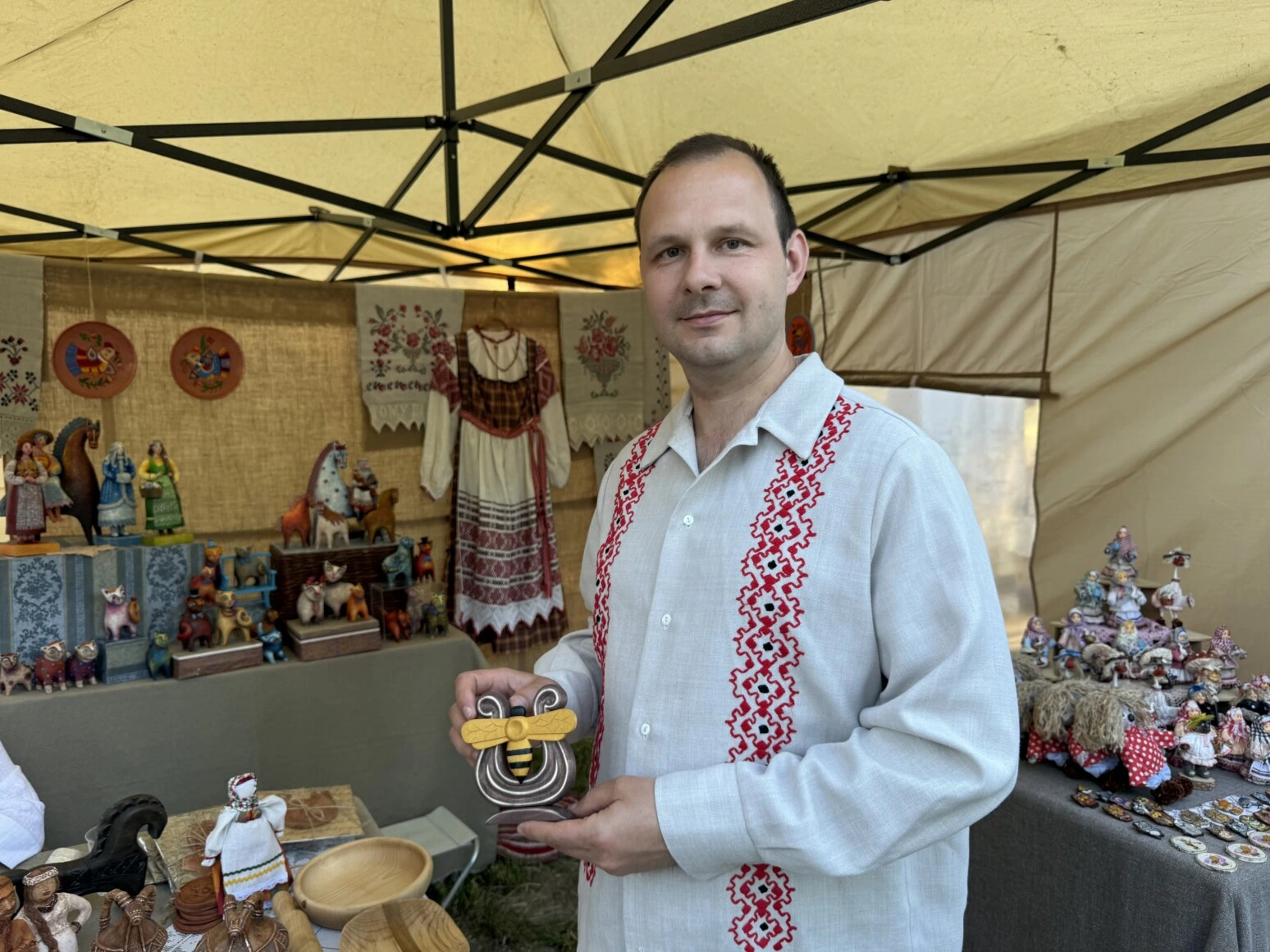 Пять могилевских мастеров пополнили ряды Белорусского союза мастеров народного творчества class=