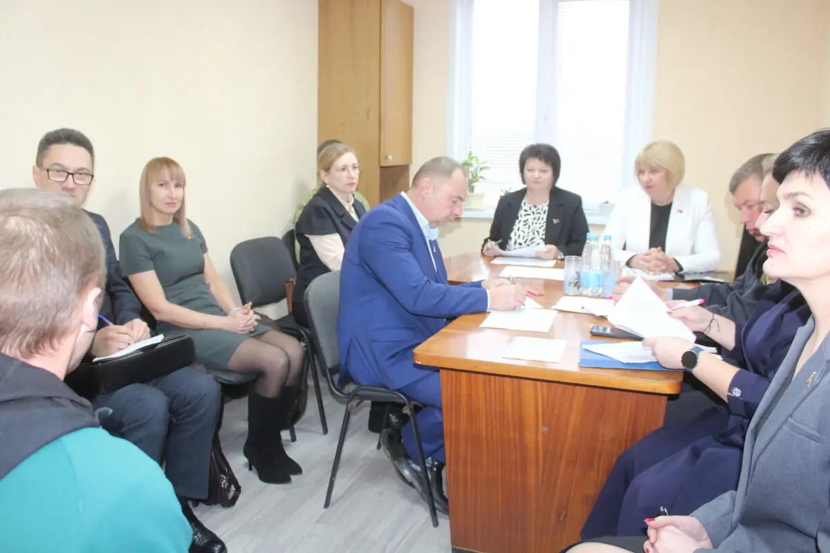 Праца знойдзецца для кожнага. Жыхароў Кавалёў паклікалі на камісію па занятасці