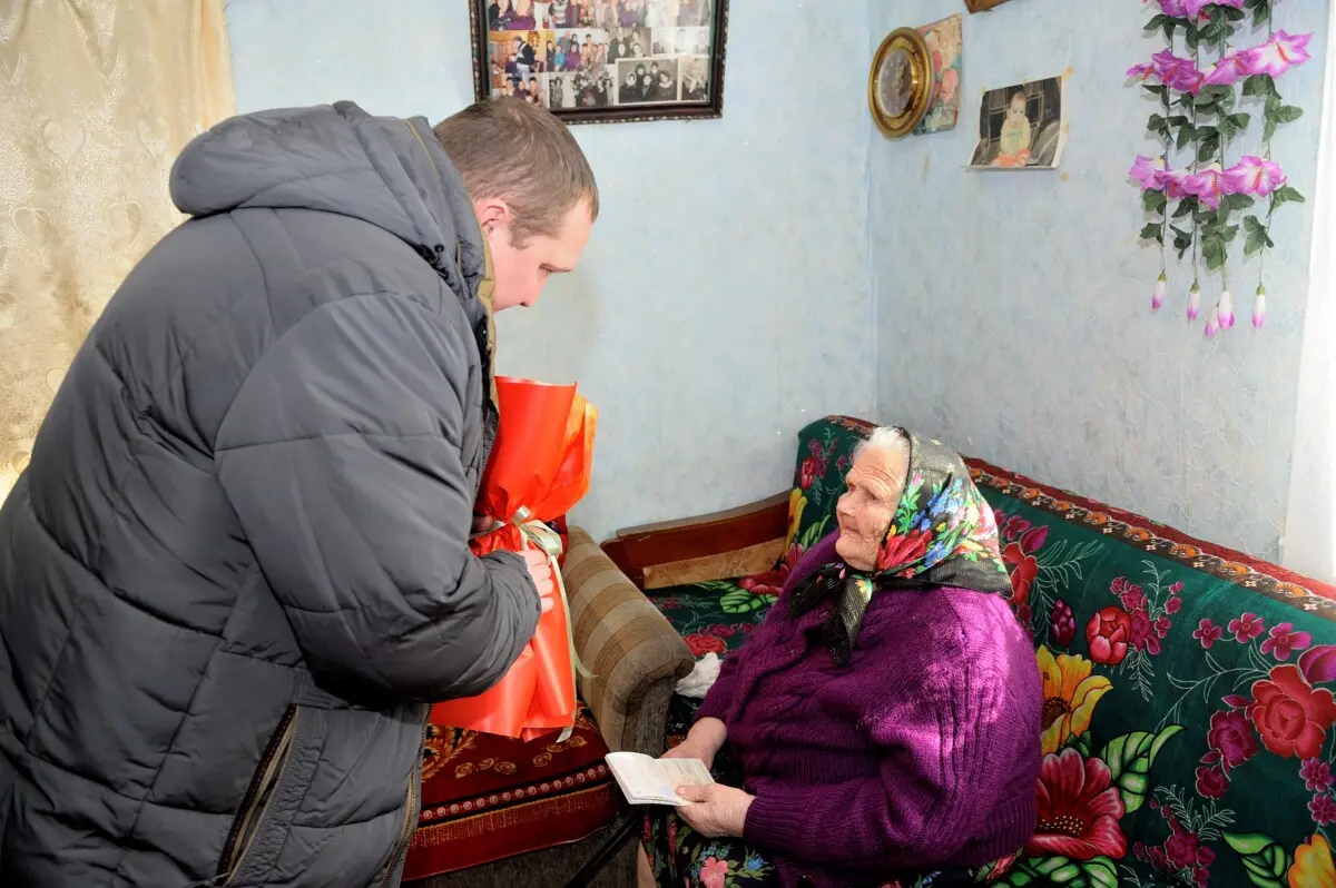 У Бабруйскім раёне ўшанавалі 100-гадовую жыхарку