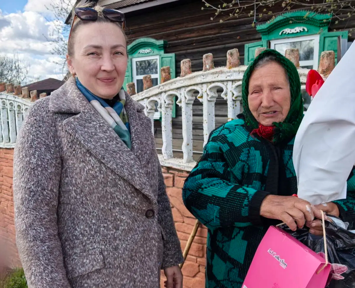 Ветерана труда Зинаиду Коваленко поздравили с 85-летним юбилеем