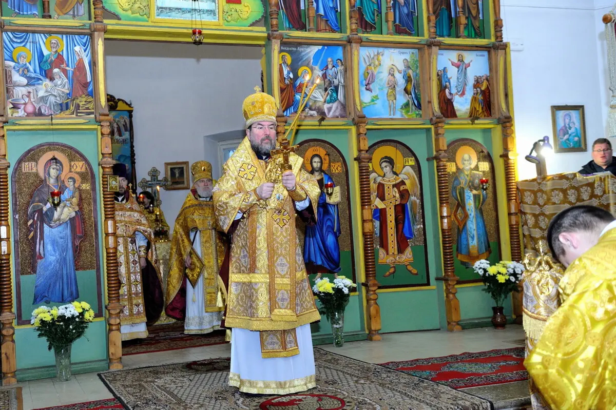 Епископ Серафим возглавил престольное торжество в Свято-Никольском храме в Телуше