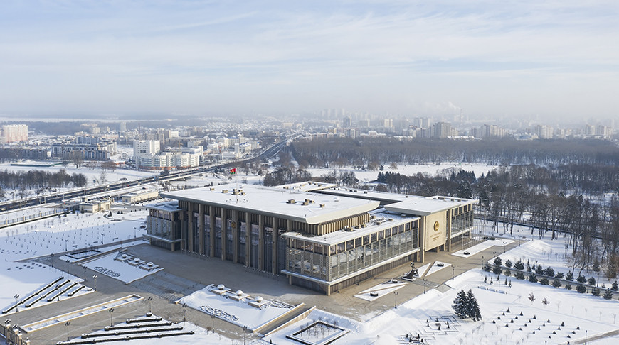 Лукашенко доложили о ситуации в стране на фоне усиления морозов и реагировании на ЧС class=