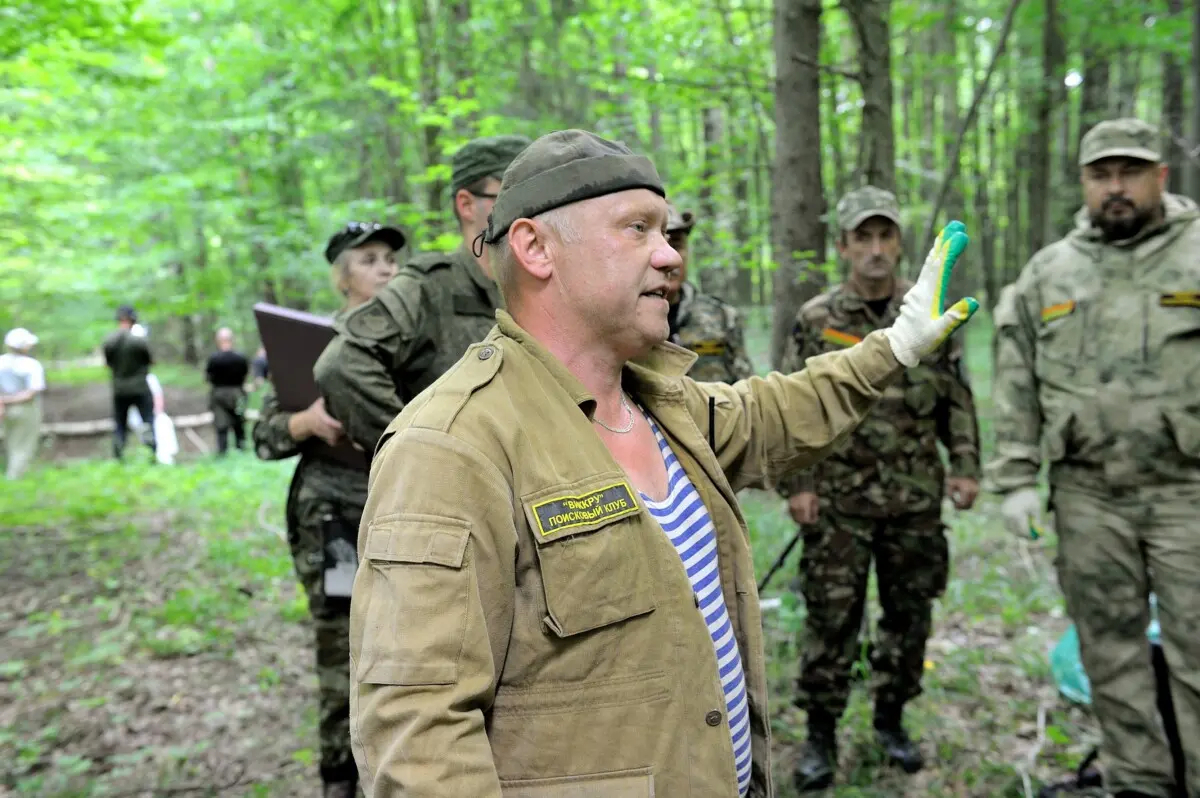Помнить подвиг наших героев class=