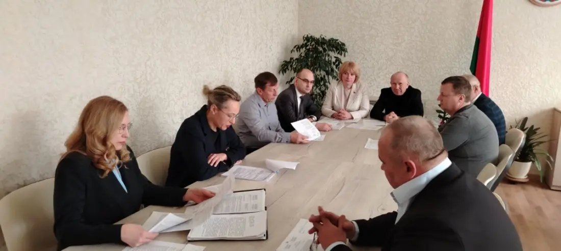 На пастаянных камісіях пры райсавеце дэпутатаў абмеркавалі актуальныя пытанні