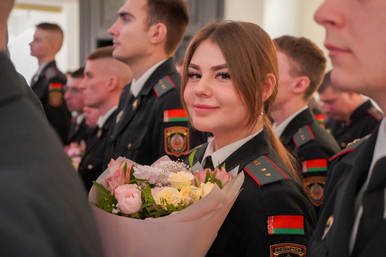 В Могилеве участковых инспекторов чествовали в Музее Славы: вручены новые погоны и награды