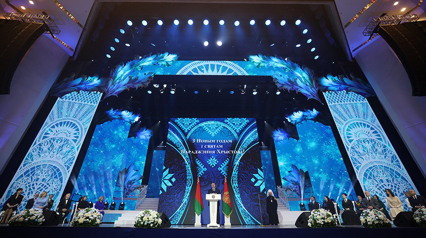 Напутствие в Рождество, прививка от «бешенства», подарок Господа и присяга судей. Итоги недели Президента