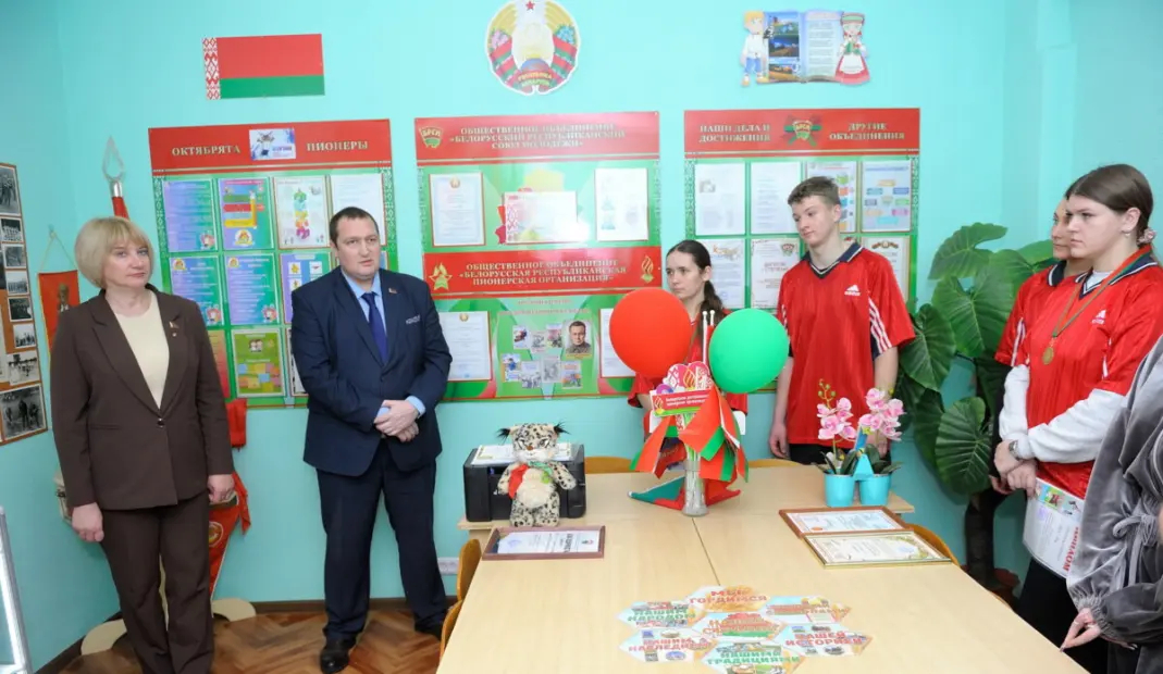 О ВНС — из первых уст. Михаил Крицкий провел важный диалог с молодежью Бобруйского района