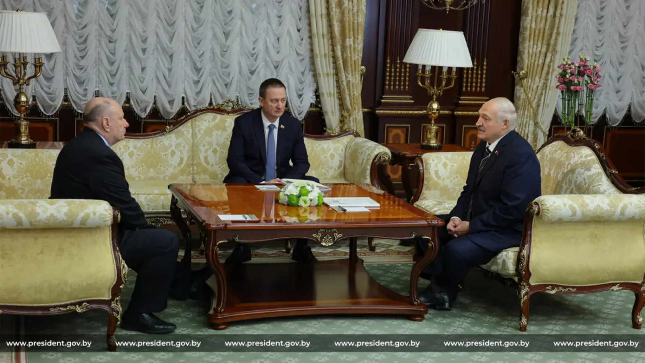 Лукашенко предложил компаниям Потанина более тесное сотрудничество с Беларусью class=