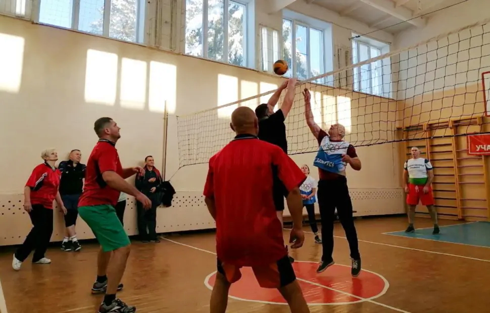 Памяти учителя физкультуры и здоровья Анатолия Хурсанова. В Глушанской школе прошел турнир по волейболу