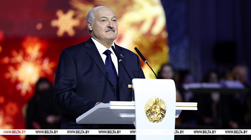 Последние метры Родины, светский прием, наказы для кадров и указ о криптобанках. Итоги недели Президента