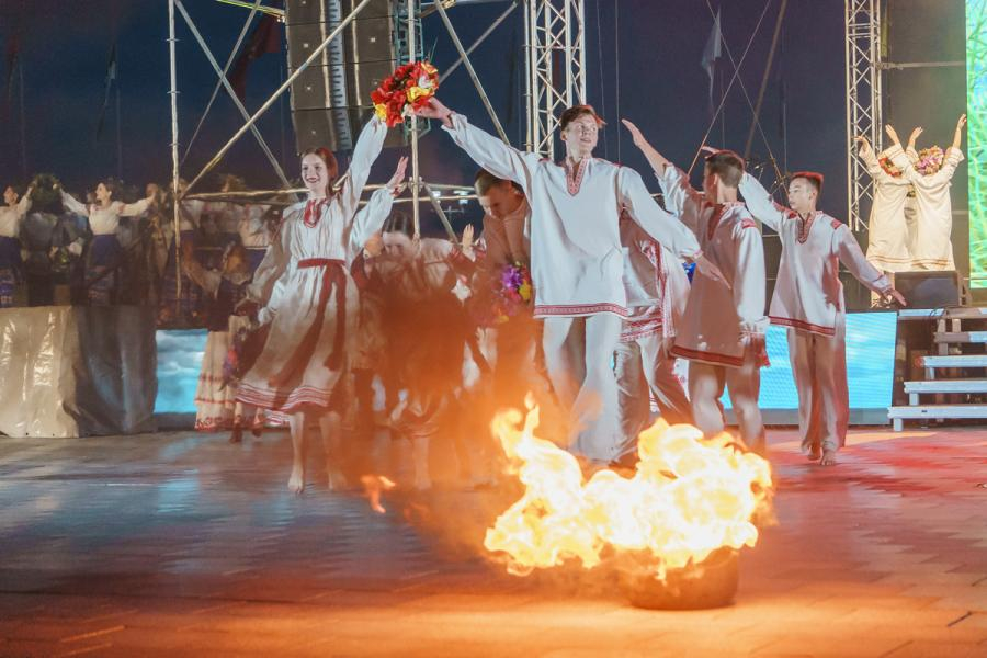Концерты звезд эстрады, праздничный фейерверк и ночная дискотека у костра ожидают гостей «Купалья-2026»  class=