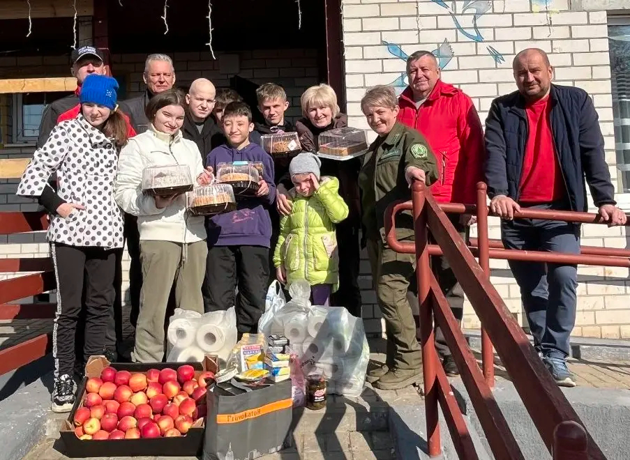 Ребята из детского дома семейного типа получили подарки и сладости от Либерально-демократической партии Беларуси