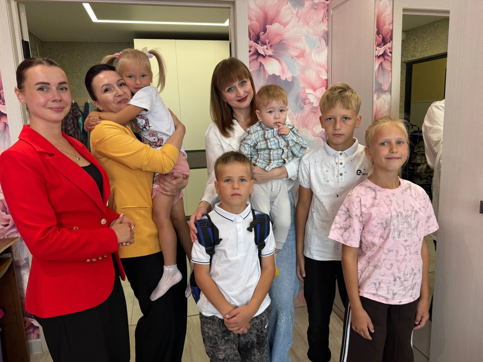 Ирина Петрусевич посетила многодетную семью из Могилева в преддверии Дня знаний