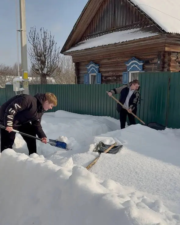 Делать добро — всегда в тренде! Молодежь «Агрокомбината Бобруйский» позаботилась о пожилом человеке