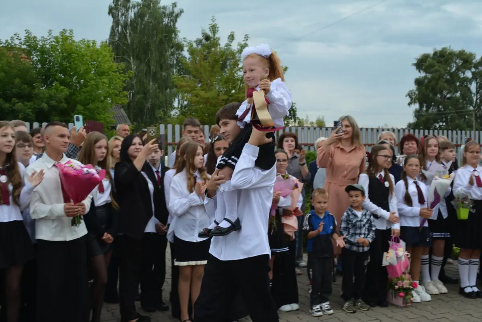 С Днем знаний, Бобруйщина! В школах района прозвучали первые звонки