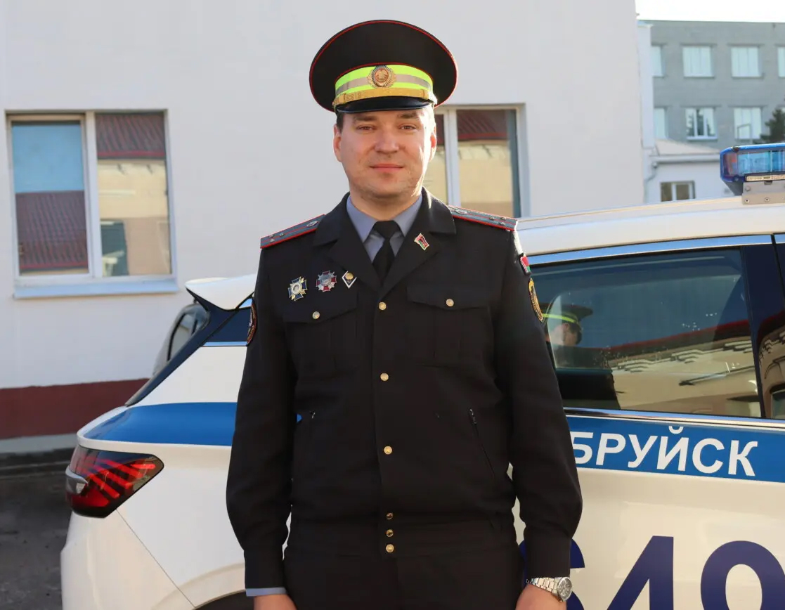 ДОРОГУ — молодым!