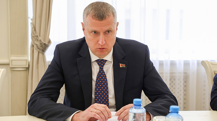 В центре внимания экономика. Крутой провел совещание в Гродненском облисполкоме class=