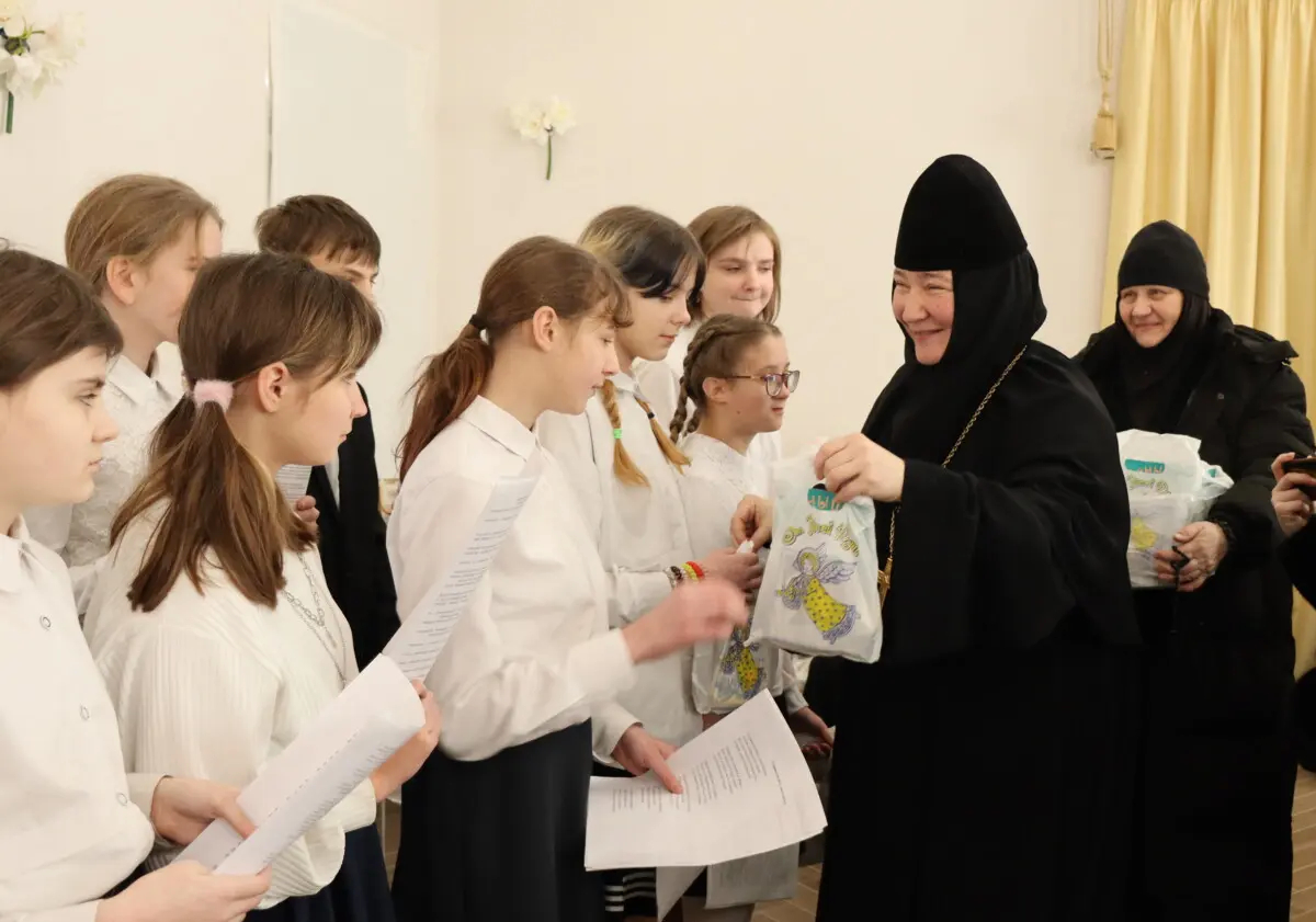 Воспитанники Каменской специальной школы-интерната побывали с выступлением в монастыре