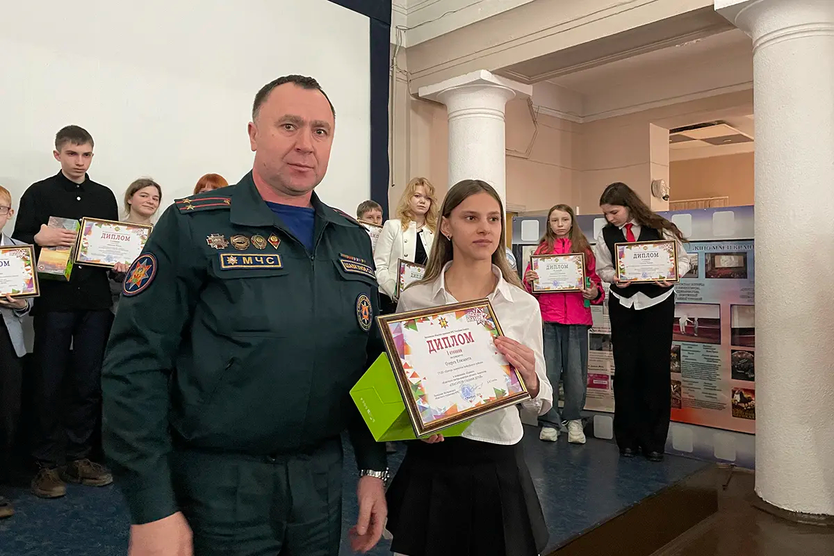 «Спасатели глазами детей». Елизавета Озерец — победительница смотра-конкурса детского творчества